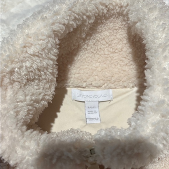 Beyond Yoga Take Flight Faux Fur Zip-Up Pullover - Picture 2 of 8